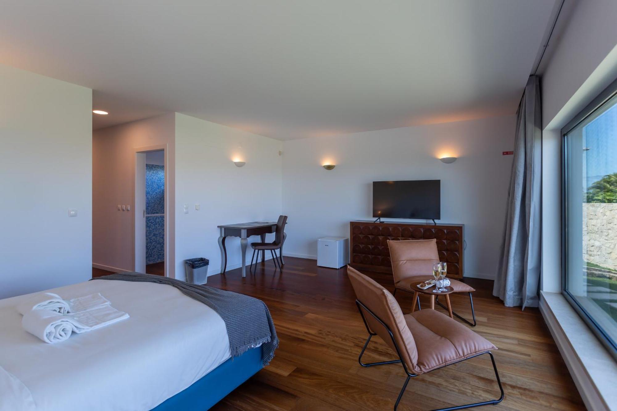 Penedo Escape Sea Suites Colares Ngoại thất bức ảnh
