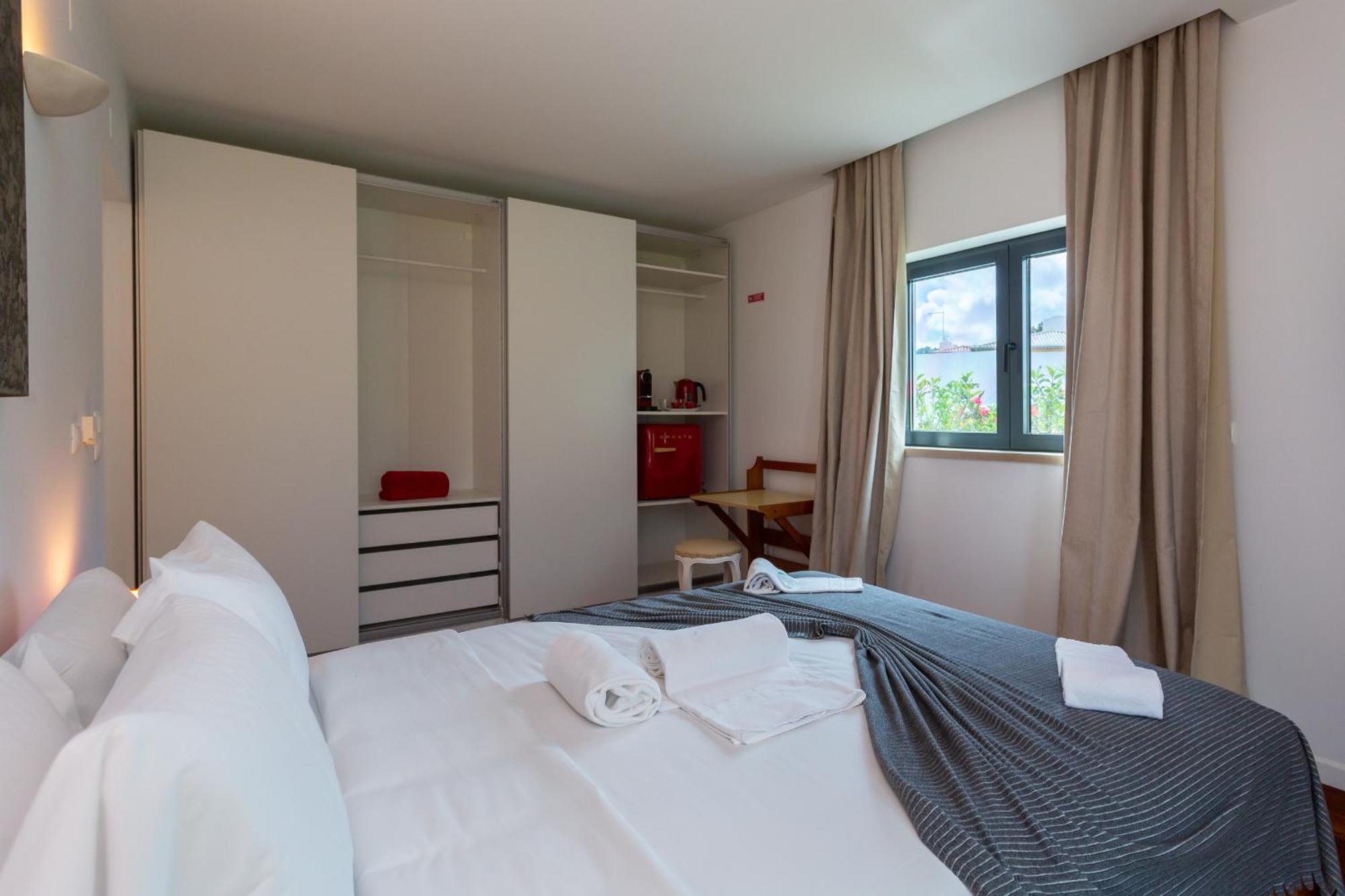 Penedo Escape Sea Suites Colares Ngoại thất bức ảnh